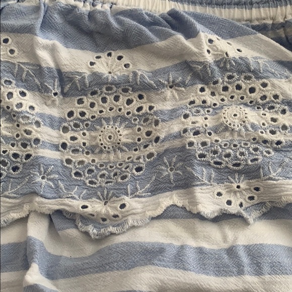 American Eagle Off The Shoulder Blouse - Picture 2 of 4